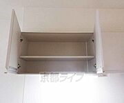 キッチン上の収納もあります