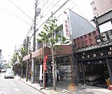 京都銀行 出町支店まで50m 河原町今出川に面す、ご利用し易い立地。