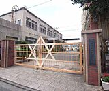 朱雀第七小学校まで211m 西大路四条の南東にあります。大通りを1本入ったところにあり。