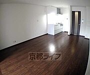 フローリングでとても綺麗なお部屋です