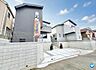 外観：高台の美しい外観に目を奪われます。南向きの日当たり良好な住まいは、明るい光が入ります。　