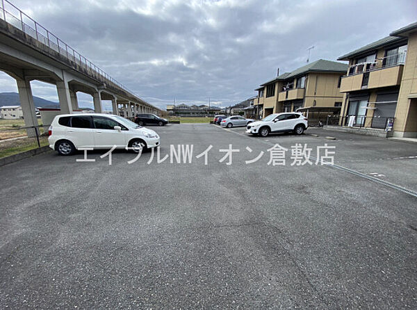 画像17:駐車場