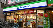 ファミリーマート目白三丁目店 徒歩9分。 690m