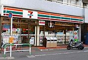 セブンイレブン豊島千早1丁目店 240m