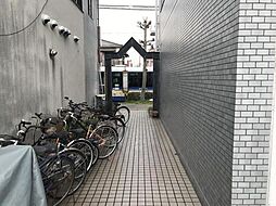 7 / 11