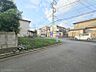 外観：前面道路含む現地外観