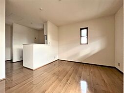 テラスハウス令和　A 101 2階2LDKのリビング/ダイニング