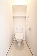 温水洗浄便座付きのトイレです。