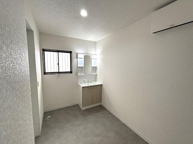 室内 飯塚市柏の森146-10