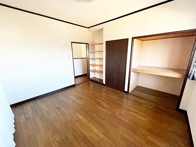 室内 飯塚市伊岐須505-16