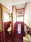 【現況】1階トイレの写真です。