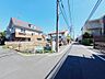 外観：前面道路雄含む現地写真