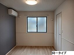 エムズ　グリューエン 102 1階1LDKのリビング/ダイニング