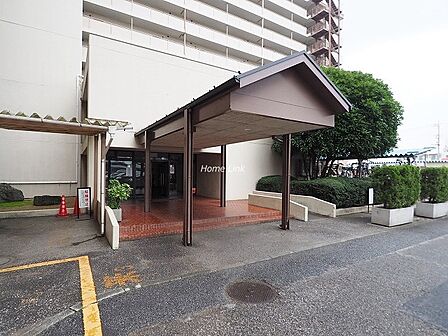 2019年に大規模修繕工事、2025年に給水管更新工事を実施し、共用部の維持管理が行き届いています。