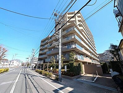 外観：板橋区小茂根3丁目にある東京メトロ有楽町線・副都心線　小竹向原駅から徒歩13分の立地。7階のお部屋で72.19平米、3LDK。
