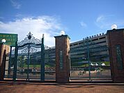 日本経済大学まで180m