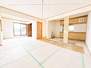 【リビングルーム】只今フルリフォーム中♪～すべての設備を一新！7月中旬の完成を目指しています♪