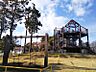 周辺：高台にある眺めの良い公園です。子供向けのアスレチックや遊具がわりとあるのでお子様連れには便利です。