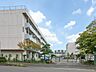 周辺：部活動が盛んです。駅から近く地域の人との交流も多いです。