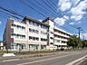 周辺：【海老名市立今泉小学校】 580m　今泉小学校を基点とするサッカーチーム、オリオンが歴史があり有名です。サッカーが好きな子が集まる小学校とも言えます.