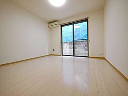 東武伊勢崎線 谷塚駅 徒歩10分の賃貸アパート 2階1Kのリビング/ダイニング