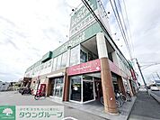 オフハウス 春日部4号店 徒歩11分。 810m