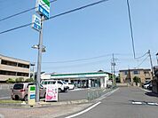 ファミリーマート越谷七左町二丁目店 ファッションセンターしまむら 472m