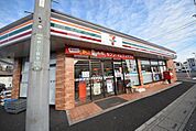 セブンイレブン草加中根2丁目店 770m
