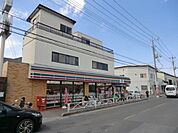 セブンイレブン 310m