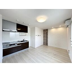 カラーズガーデン連坊 3階1LDKのリビング/ダイニング