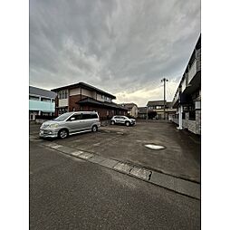 7 / 11