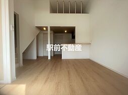 LOFTY SAGA 102 1階3LDKのリビング/ダイニング