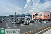 ＭＩプラザ 徒歩2分。ショッピングセンター 140m