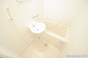 同タイプ部屋の写真となり設備等は現況と異なる場合があります。