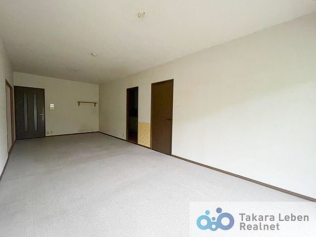 リビング/ダイニング ル・アール高尾エグザフォート 3階/-