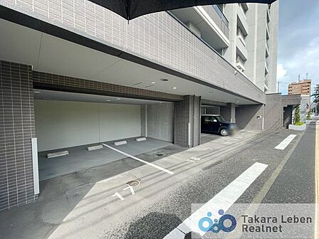 敷地内駐車場(車種制限有/使用細則要確認)