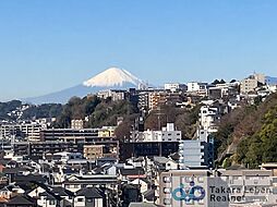 心を奪う開放感、バルコニーから望む富士山