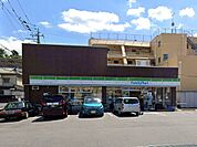 コンビニ 210m ファミリーマート 小豆沢環八通り店