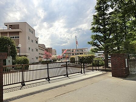 小学校 1400m 白岡市立篠津小学校
