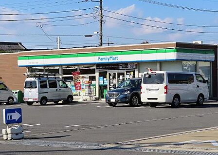 コンビニ 46m ファミリーマート 松戸六高台二丁目店