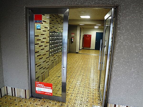 建物エントランス