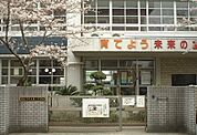 寝屋川市立第一中学校（1394m）