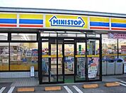 ミニストップ大崎フォレストビル店 349m