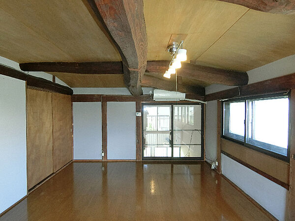 detached 茨城県常総市水海道橋本町3488-2

地図を見る