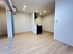 グラティテュード・Ｋ 110 1階1LDKのリビング/ダイニング