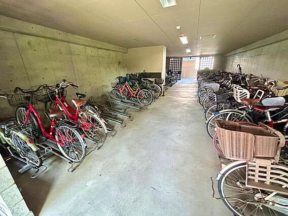 ～駐輪場～ 屋...