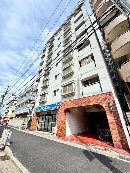 物件探しはもっとスマートに。 当社では、お客様専用のオンラインページを作成し、希望条件に合う物件をご提案。 「見やすくて選びやすい」とご家族にも好評です。 即日案内も可能。