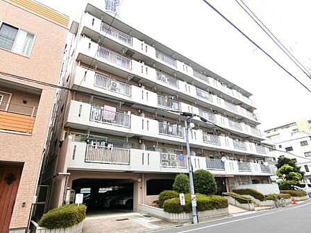 建物は綺麗に維持・管理されております。
