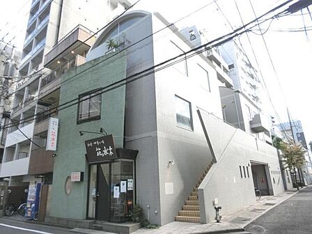 戸建の様な吹き抜けがあり、開放感良好なお家です！近隣に商業設備が充実！