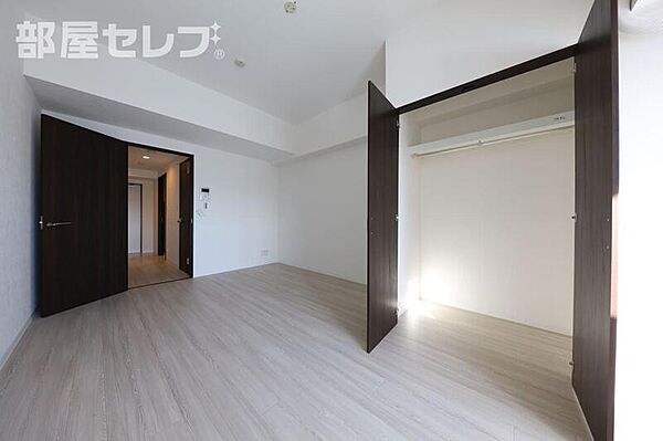 STUDIO KANAREBASHI
